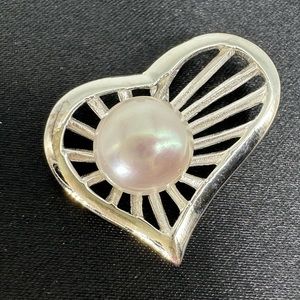 STERLING SILVER GEOMETRIC PEARL HEART PENDANT